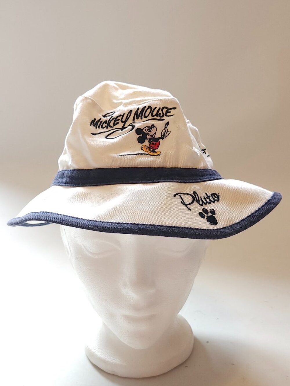 Vintage Mickey Mouse Embroidered Autographed White Bucket Outdoor Sun Hat Parks